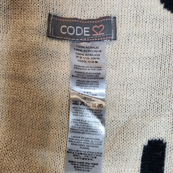 Trunk Up Elephant woven Black/Creme Shawl Collar Sleeveless Duster/Reversible - Picture 6 of 16